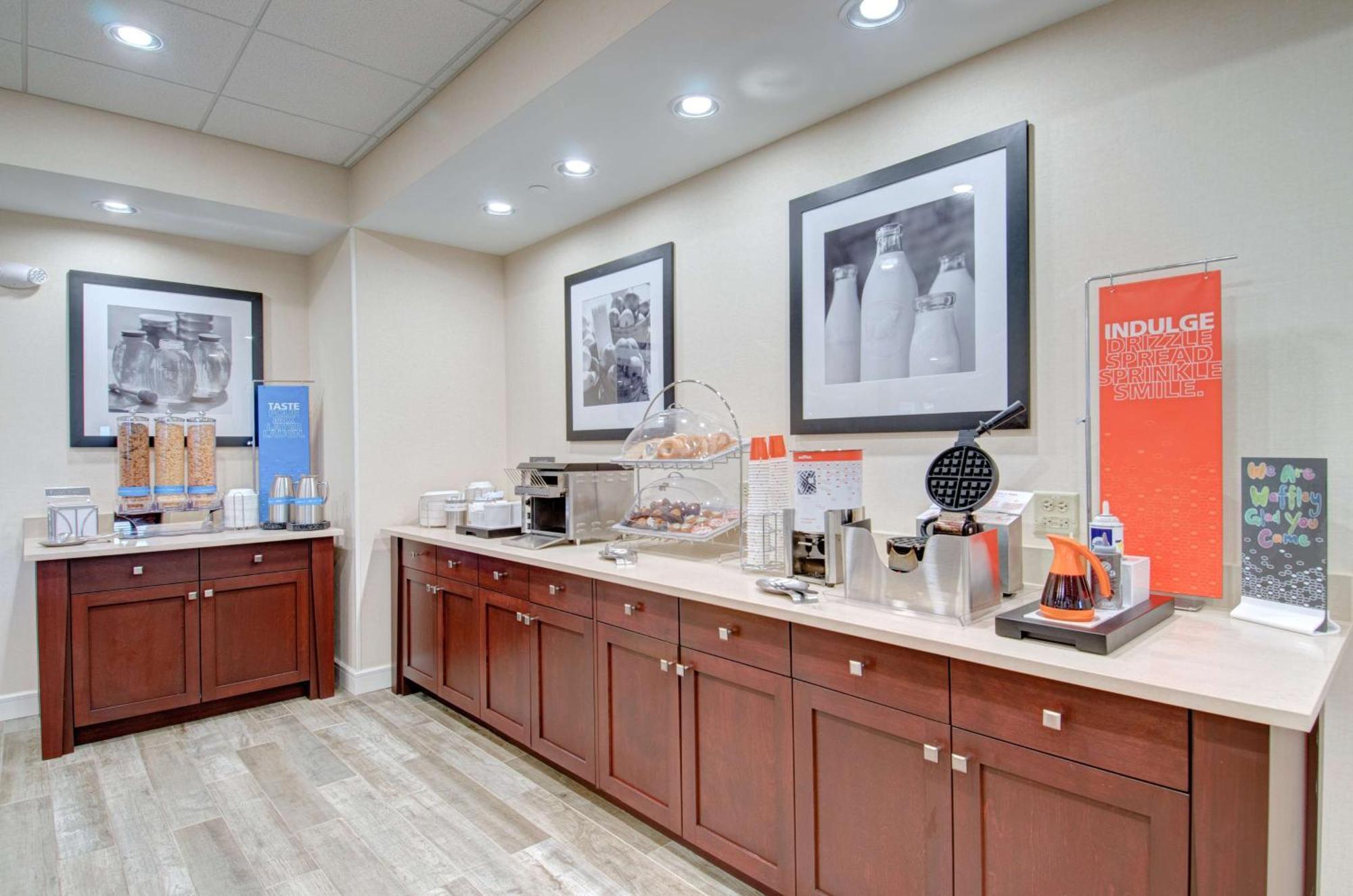 Hampton Inn Boston - Westborough Exterior foto