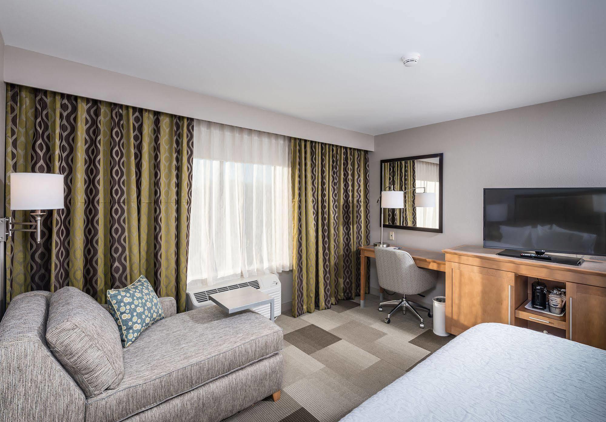 Hampton Inn Boston - Westborough Exterior foto